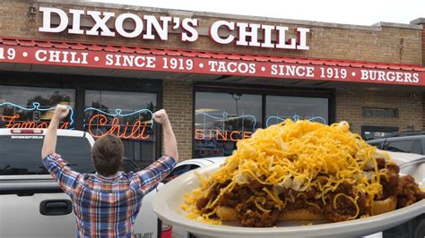 Dixon's chili - The history of Dixon's Chili is interesting. Vergne Dixon started selling his chili out of a street cart in downtown Kansas City. In 1919, he opened the first Dixon’s Chili Parlor at 15th and Olive. 